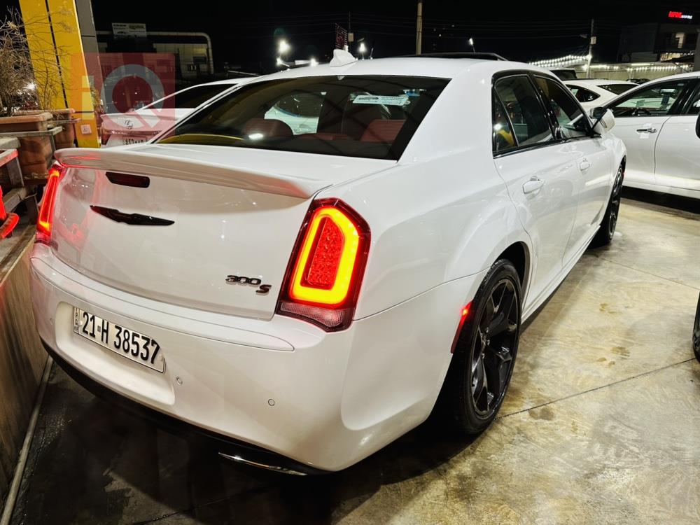 کرایسلەر 300